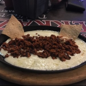 Queso Fundido con chorizo