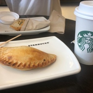 Empanada de queso/Cappuccino