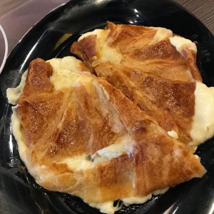 Croissant de queso Mozarella 