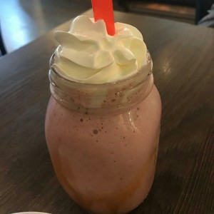 Batido de gineo y  fresa