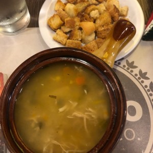 sopa de pollo