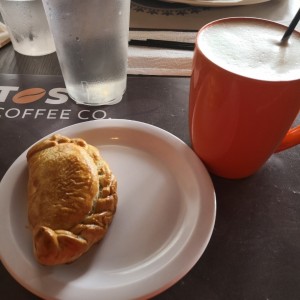 te chai y empanada argentina