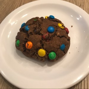 galleta de chocolate con m&m