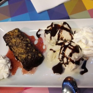 brownie con helado