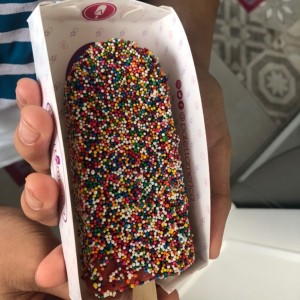 Paletas Gourmet - Fresa rellena