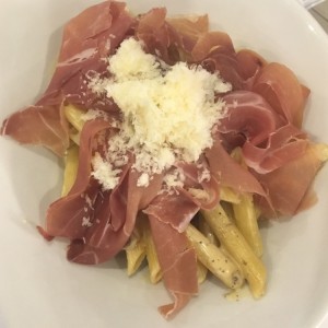 Penne funghi porcini con prosciutto