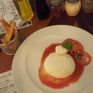 Para empezar - Burrata pomodoro