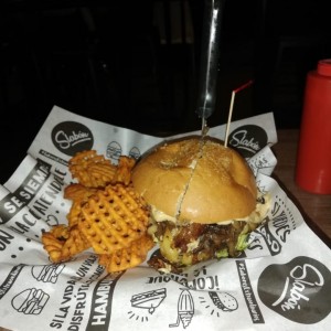 Hangover Burger con camote