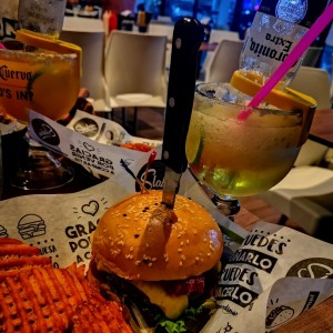 American Burguer + Margarita Coronada