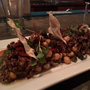 Ensalada de quinoa y garbanzos!