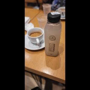 café expresó doble y limonada 