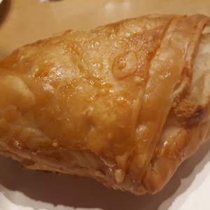 Empanada de queso y espinaca