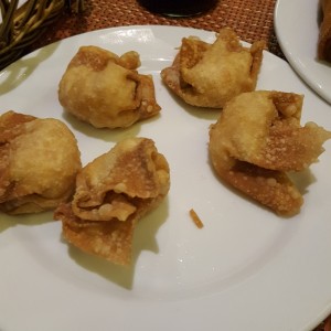 Wanton relleno de camarones (frito o al vapor)