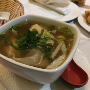 Sopa de wanton 