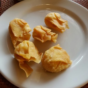 Wanton relleno de camarones (frito)