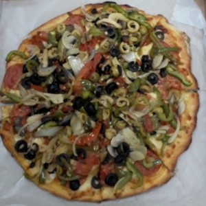 Pizza Vegetariana con extra de peperonni