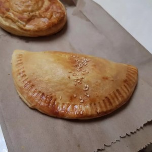 Empanada Artesana de Pollo