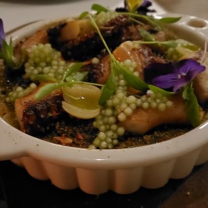 Pulpo & Tapioca