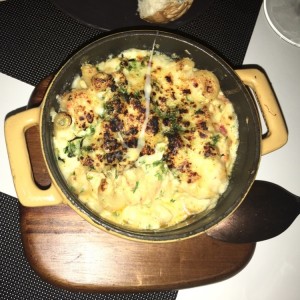 Lobster mac & cheese