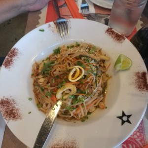 pad thai de mariscos