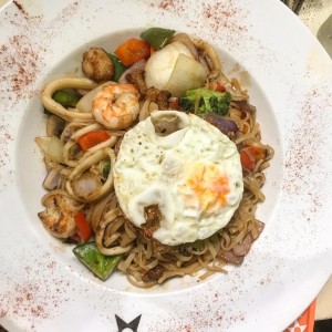 Pad thai de mariscos