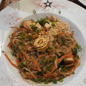 Pad thai de pollo