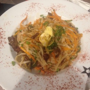 Pad thai de filete de res