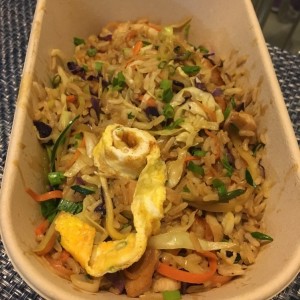 Arroz Nasi Goreng de pollo - Delivery ?