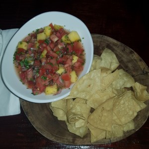 pico de gallo y chips