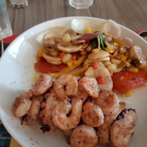 Filete de Pescado con camarones y pulpo