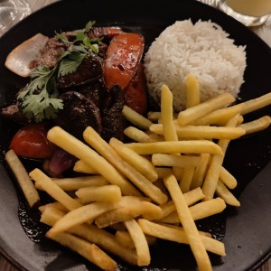 Lomo saltado