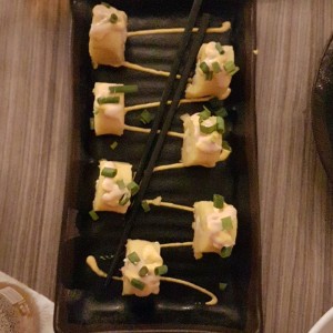 Causa Maki de camarones