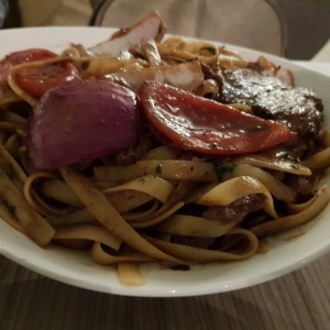 fettuccini salteado con lomo