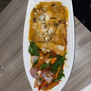 Filete de pescado a lo macho con vegetales hervidos