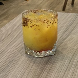 Coctel Maracuya y mezcal 