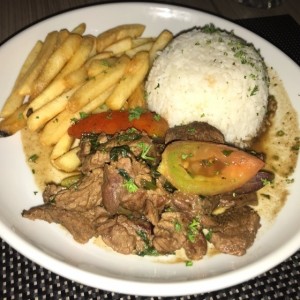 Lomo saltado