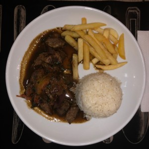 Lomo saltado