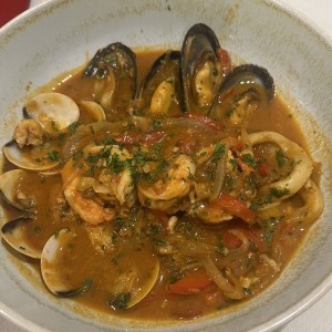 Sopa de mariscos y pescado 