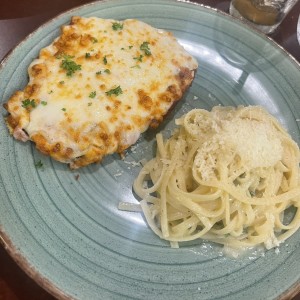 Milanesa de Pollo Alla Parmigiana