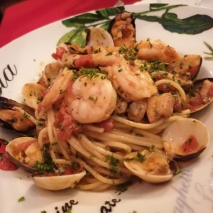 Spaghetti Frutti di Mare al oleo