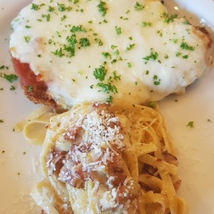 Pechuga a la Milanesa y Carbonara