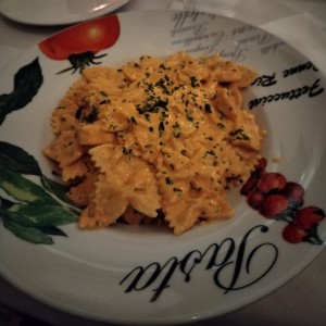 Farfalle Al Salmone e Vodka