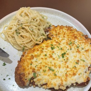 Milanesa de Pollo Alla Parmigiana