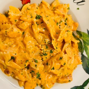 Farfalle Al Salmone e Vodka