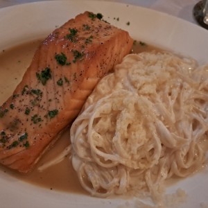 Salmone al Vino Bianco