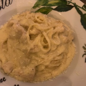 Pasta Alfredo con pollo