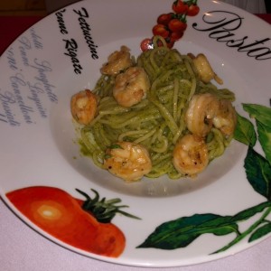 Pasta Pesto con Camarones 