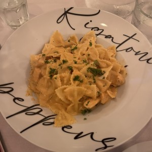 Farfalle Al Salmone e Vodka