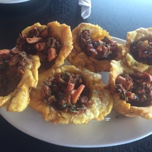 Patacones relleno de pulpo 