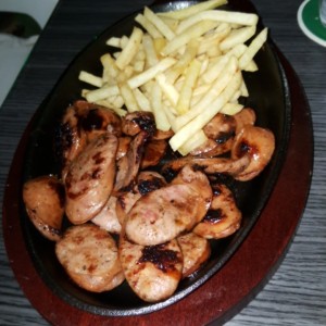 picada de chorizos argentinos